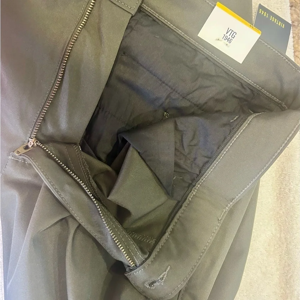 “Vintage 1946” Men's Dark Green/Khaki Modern Fit Performance Chinos w/ Pockets
